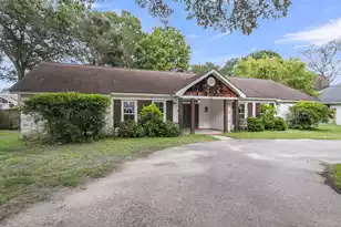 756 Wakendaw Blvd, Mount Pleasant, SC 29464 - Photo 2