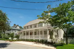 133 Mary St, Mount Pleasant, SC 29464 - Photo 2