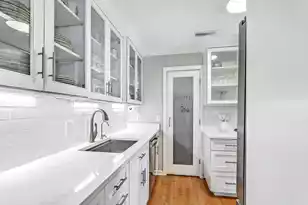 55 Ashley Ave, Charleston, SC 29401 - Photo 6