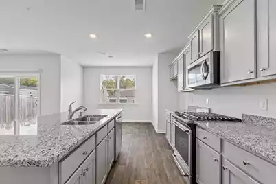 186 Cloverleaf Street, Summerville, SC 29483 - Photo 1