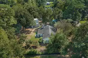 933 Lakeview Dr, Mount Pleasant, SC 29464 - Photo 56
