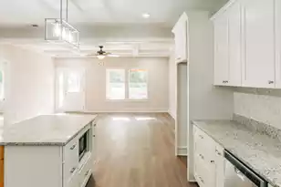 438 Locust St, Walterboro, SC 29488 - Photo 12