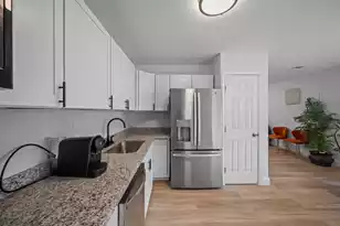 2945 Bobo Rd, Mount Pleasant, SC 29466 - Photo 16