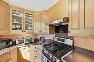 315 Hollywood Dr, Charleston, SC 29407 - Photo 10