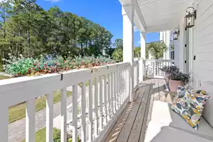 1554 Lakeshore Dr N, Mount Pleasant, SC 29466 - Photo 2