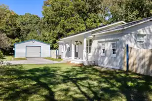 974 Riverland Dr, Charleston, SC 29412 - Photo 2