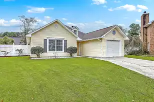 8625 Bentwood Dr, North Charleston, SC 29406 - Photo 4