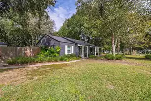 2 Ellen Ave, Mount Pleasant, SC 29464 - Photo 2