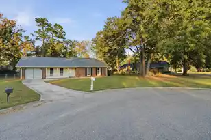 102 Moccasin Ct, Summerville, SC 29486 - Photo 2