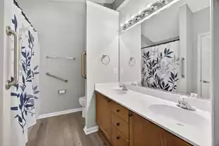 8604 Hickory Creek Ln Ln, North Charleston, SC 29420 - Photo 18