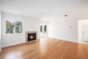 272 Alexandra Dr, Mount Pleasant, SC 29464 - Photo 4