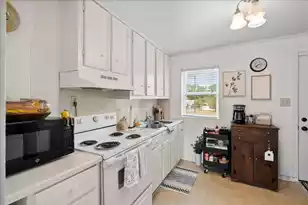406 Butler St, Saint Matthews, SC 29135 - Photo 6