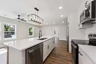 2136 Commander, North Charleston, SC 29405 - Photo 10