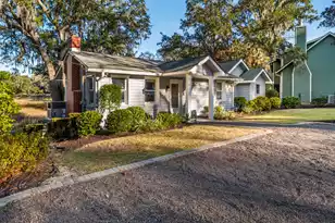 1996 Minott St, Charleston, SC 29412 - Photo 8