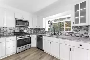 325 Fairington Dr, Summerville, SC 29485 - Photo 12