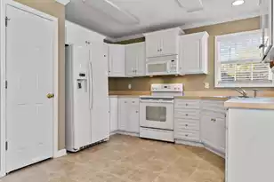 382 Orangepark Dr, Orangeburg, SC 29115 - Photo 6