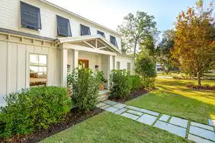 304 4th Ave, Mount Pleasant, SC 29464 - Photo 2