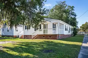 4995 Chateau Ave #A/B, North Charleston, SC 29405 - Photo 2