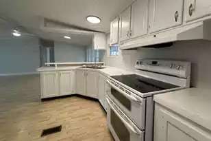 320 Lake Moultrie Dr, Bonneau, SC 29431 - Photo 8