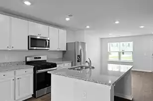 913 Long Blf Rd, Summerville, SC 29486 - Photo 2