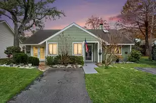 1131 Daffodil Ln, Mount Pleasant, SC 29464 - Photo 2