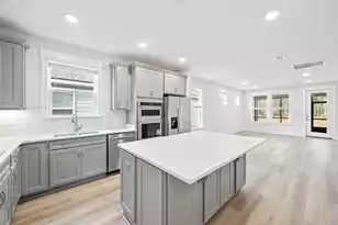 725 Coral Bells Ln, Summerville, SC 29486 - Photo 6