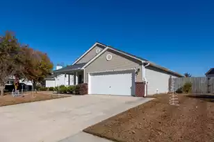106 Balbriggan Dr, Goose Creek, SC 29445 - Photo 2