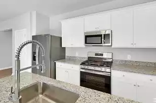 639 Culpepper St, Summerville, SC 29486 - Photo 4