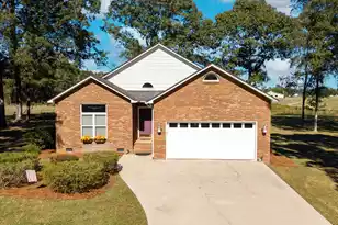 830 Bentwood Cir, Manning, SC 29102 - Photo 2