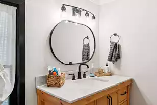 22 Limehouse St, Charleston, SC 29401 - Photo 36