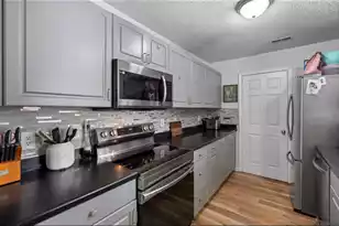 309 Regent St, Summerville, SC 29483 - Photo 12