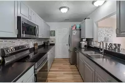 309 Regent Street, Summerville, SC 29483 - Photo 10