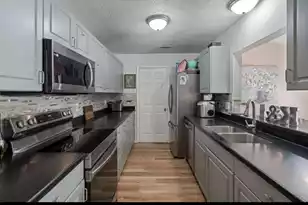 309 Regent St, Summerville, SC 29483 - Photo 10