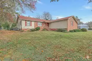 2198 Skyland Ln, Orangeburg, SC 29118 - Photo 1