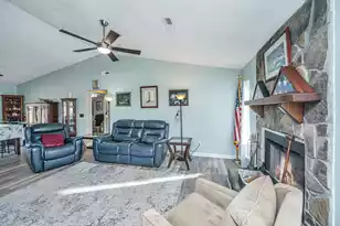 183 Bridgecreek Dr, Goose Creek, SC 29445 - Photo 4