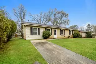 6 Middlesex Ave, Goose Creek, SC 29445 - Photo 2
