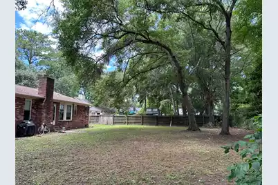 1056 Yorktown Drive, Charleston, SC 29412 - Photo 4