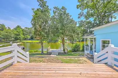 1303 Delano Street, Manning, SC 29102 - Photo 2