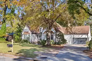 1019 Royalist Rd, Mount Pleasant, SC 29464 - Photo 2