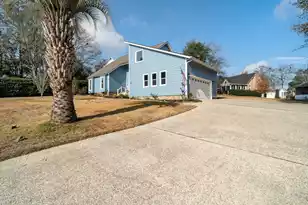 302 Santee Dr, Santee, SC 29142 - Photo 4