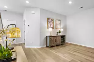 565 Yellow Leaf Ln, Summerville, SC 29486 - Photo 4