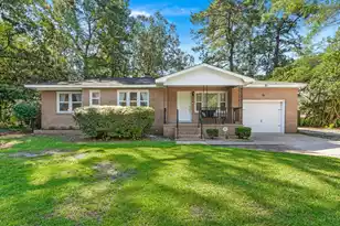 2611 Oakridge Circle N, North Charleston, SC 29420 - Photo 2