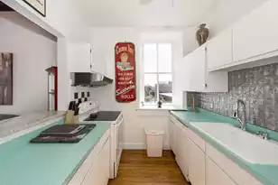 350 King St, Charleston, SC 29401 - Photo 8