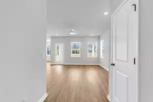 319 Clipper Ct, Summerville, SC 29486 - Photo 10