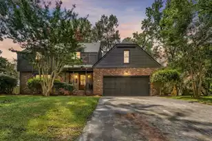 108 Lakeview Dr, Summerville, SC 29485 - Photo 1