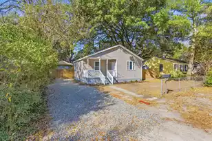2762 Surrey Dr E, North Charleston, SC 29405 - Photo 2