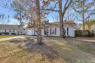 8557 Waccamaw Ct S, North Charleston, SC 29406 - Photo 4