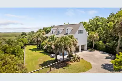 424 Station 22 1/2 Street, Sullivans Island, SC 29482 - Photo 2