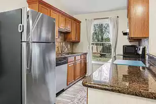 451 Longleaf Dr, Summerville, SC 29483 - Photo 12