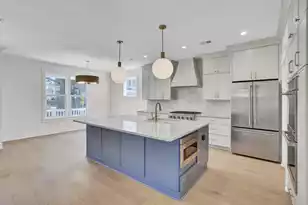 127 Rose Ln, Mount Pleasant, SC 29464 - Photo 4